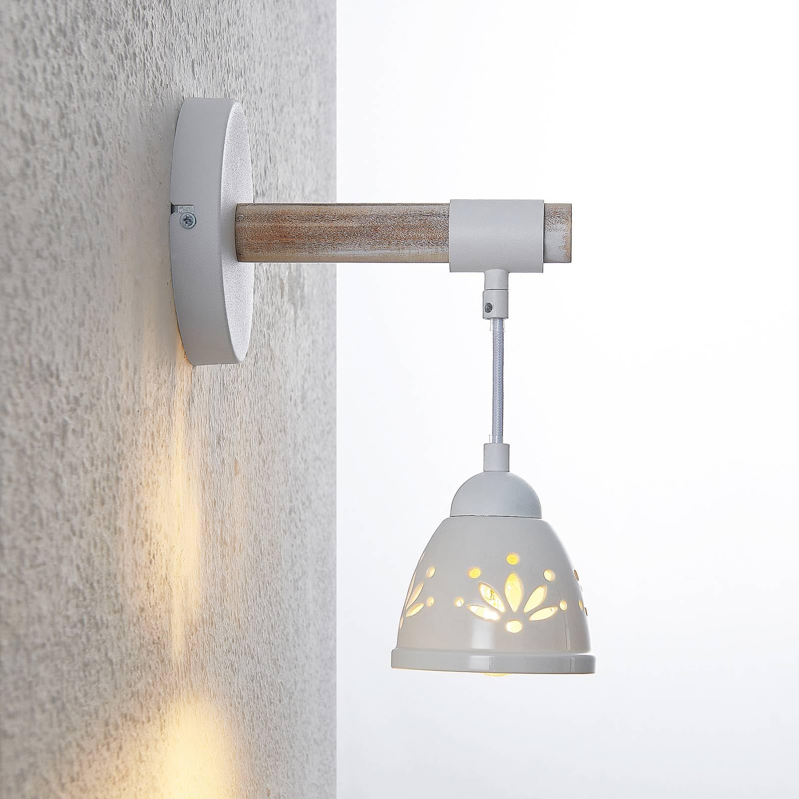 Lindby Wandleuchte, Wandlampe Innen Pimana (Landhaus Vintage Rustikal) aus Holz (1 flammig E14) - Wandstrahler Wandbeleuchtung Schlafzimmer/Wohnzimmer Wohnzimmerleuchte