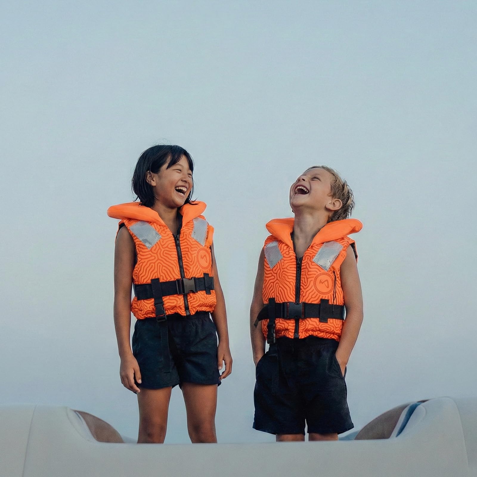 MESLE Rettungsweste Baby & Kinder 100N ohnmachtsicher | Schwimmweste 5–30 kg nach DIN EN ISO 12402-4 | Sicherheitsweste mit Reflektoren, Signalpfeife, Haltegriff & komfortabler Passform