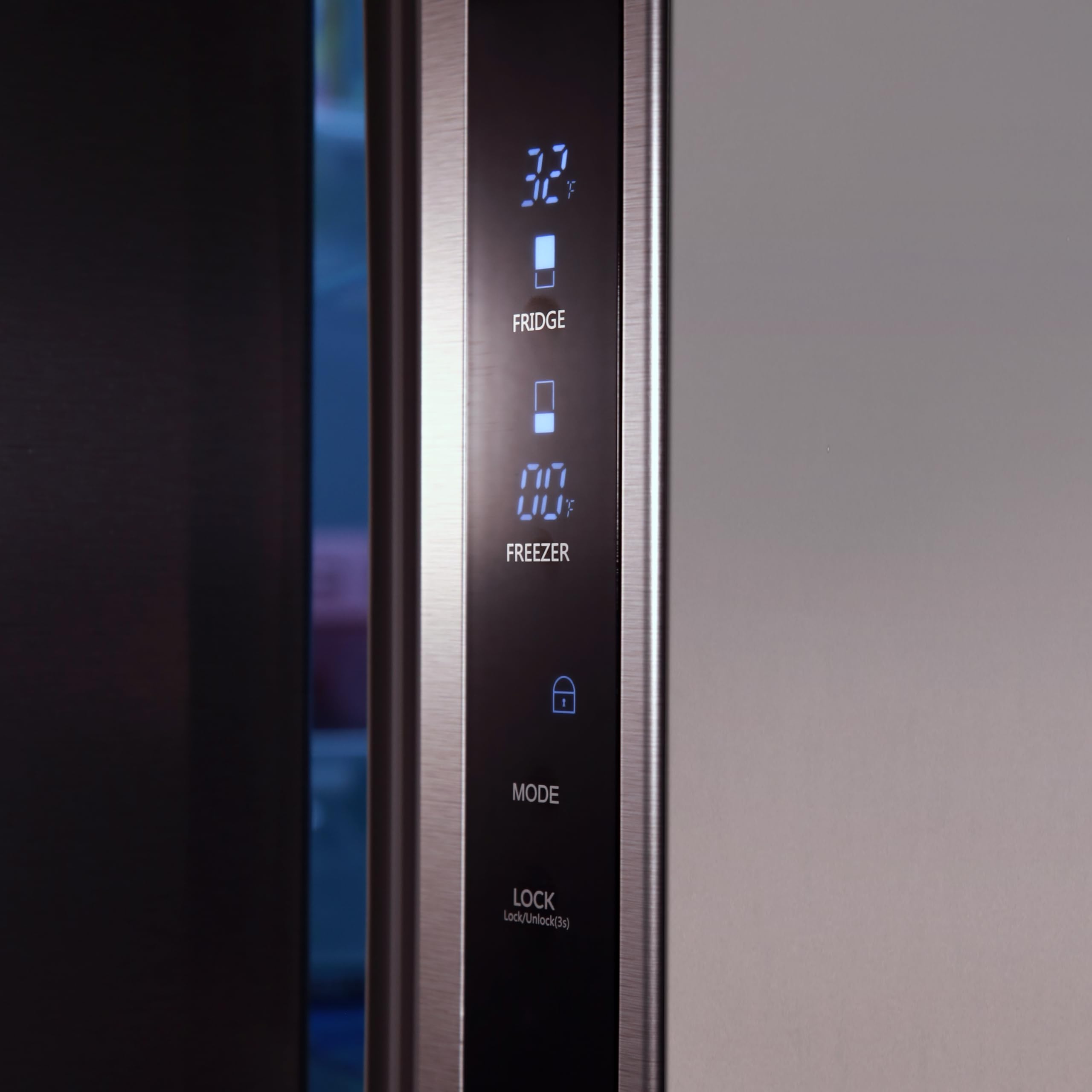 Avanti Refrigerator Freestanding French Door Design Fridge With 6.3 Cu.Ft. Freezer Capacity, Adjustable Electronic Control And Frost Free Defrost, 18.0 Cu.Ft., Stainless Steel on Fridge.com - View 4