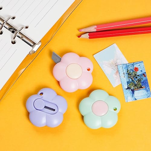 Miniatura 7 de Fengek 3 piezas mini cuchillo utilitario retráctil con forma de flor, cortadores de caja de bolsillo, abridor de cartas de plástico deslizable con