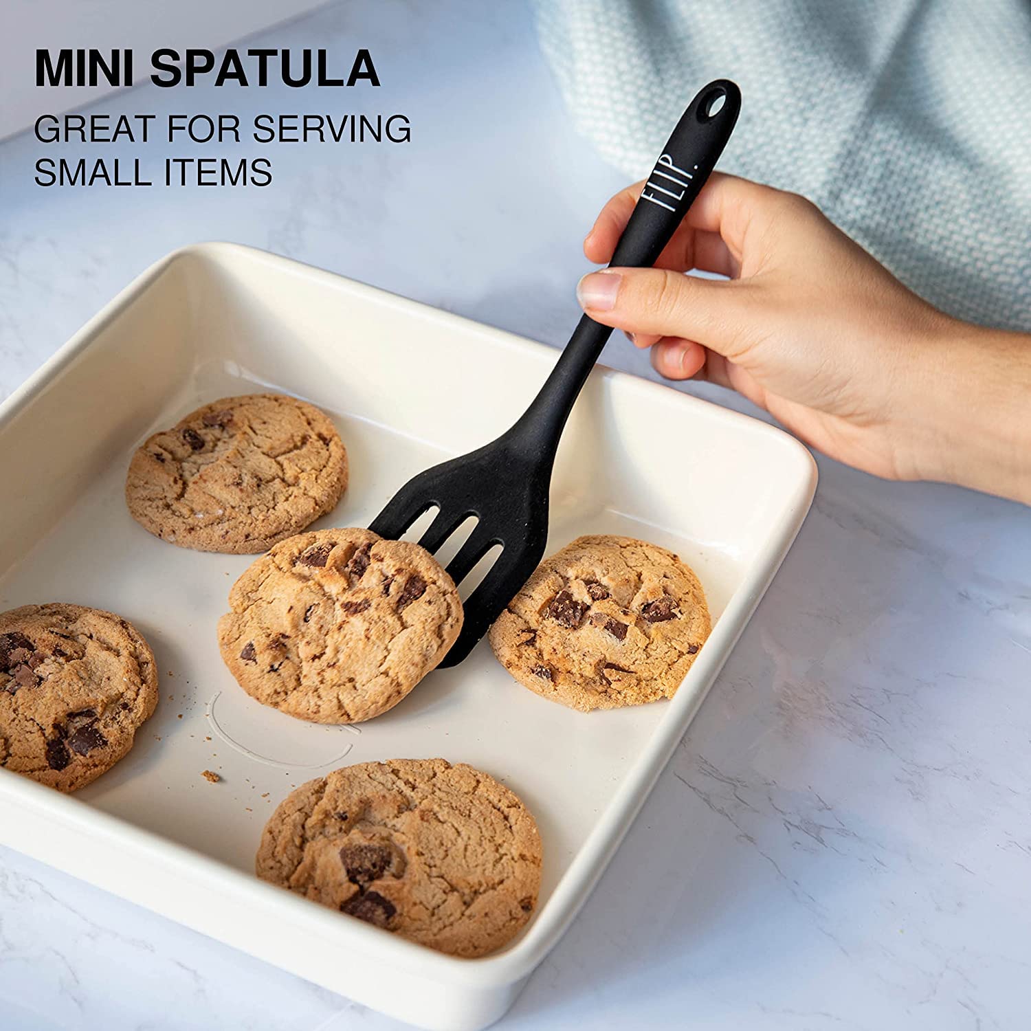 Rae Dunn Everyday Collection - Set di accessori da cucina in legno e acciaio inox, con manici in legno, 7 pezzi