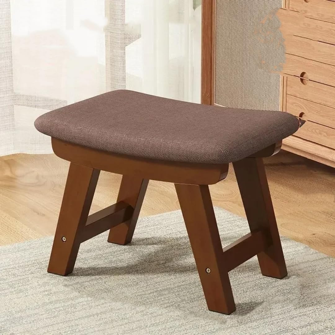 Meuble d'accent moderne type tabouret en tissu pour optimiser les petits espaces