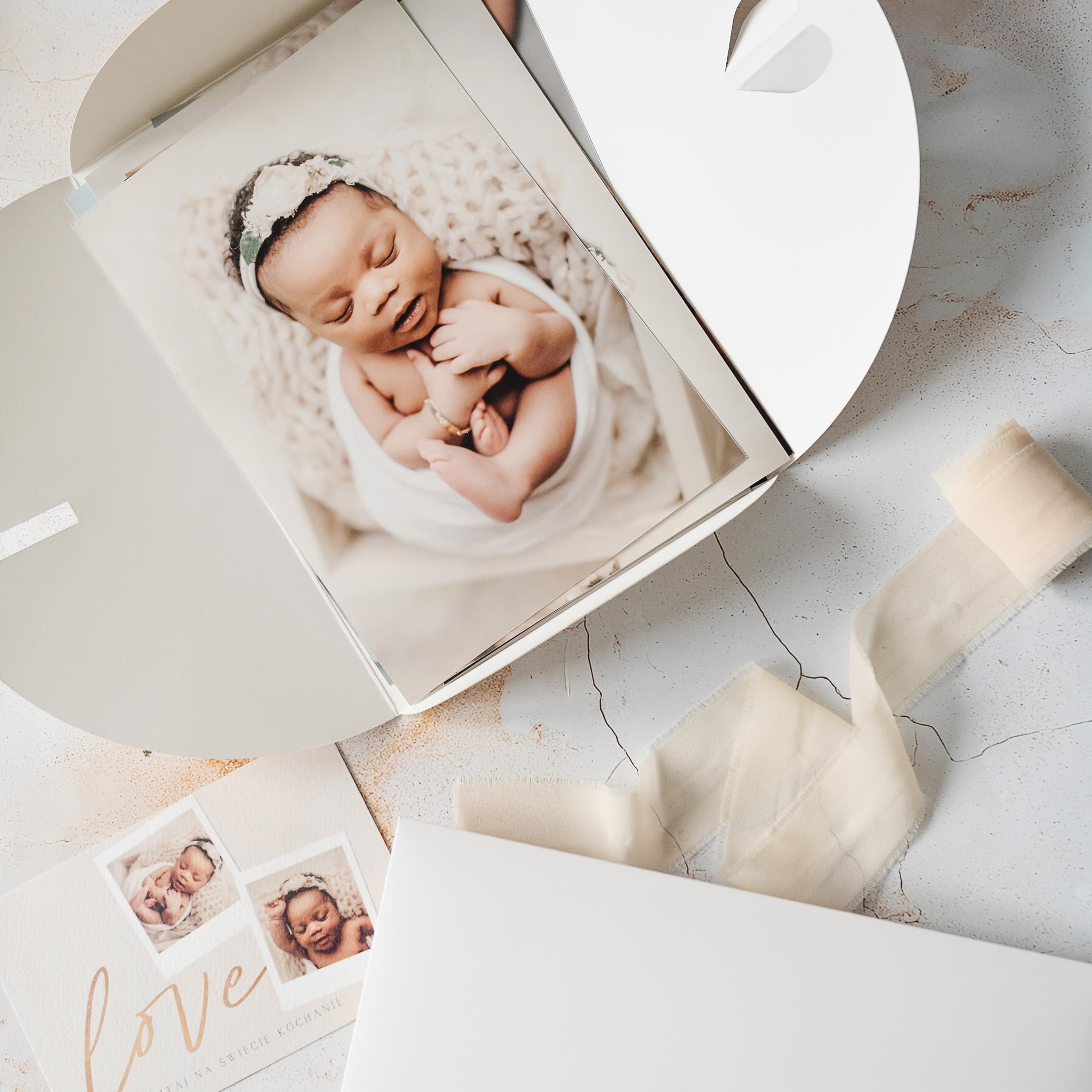 Fotomappe für 20 Fotos 15x23 cm – 10er Pack – Elegante Fotohülle mit Herzverschluss für Fotografen