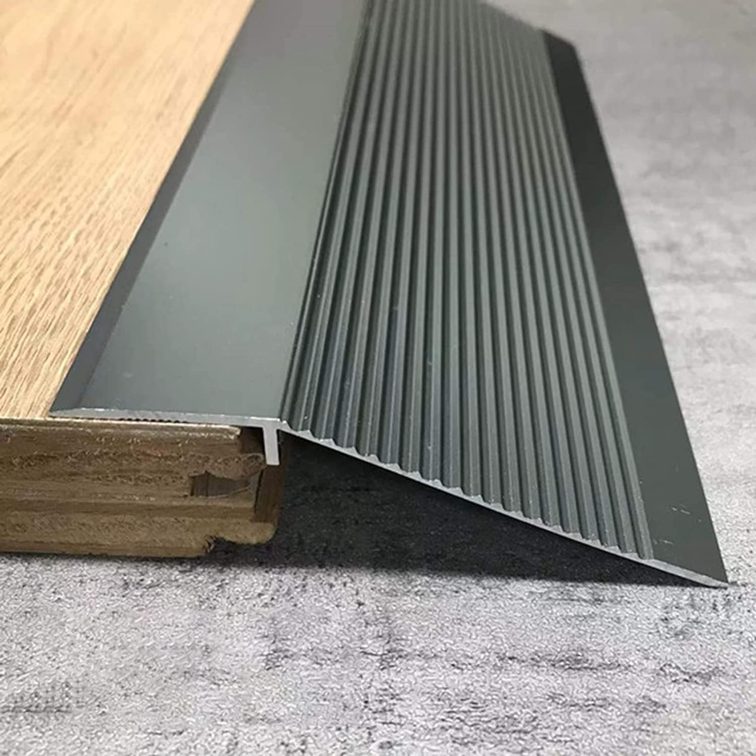 Tira de metal para piso en puertas de exterior reductor de desnivel 1.2m