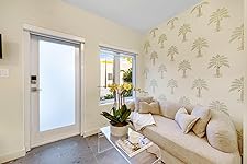 Review Image by Veronika Delgado