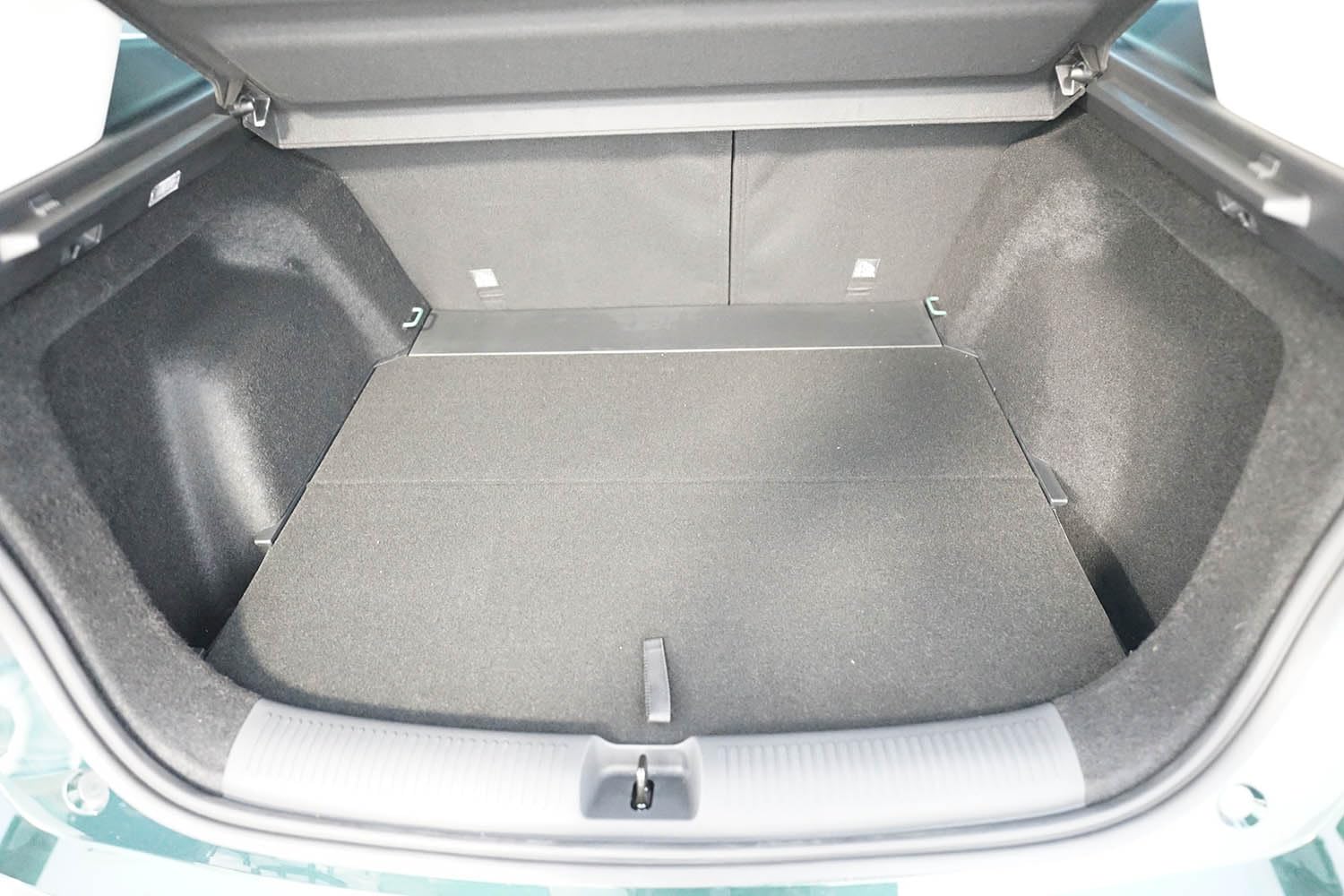 MTM Bandeja Maletero para MG ZS Hybrid+ 09.2024- Resistente, Fácil de Lavar e Inodora, cód. 13148