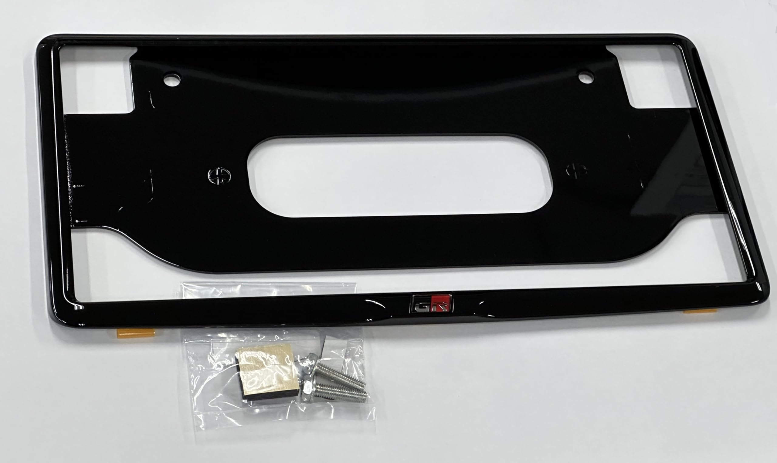 Amazon.co.jp: TOYOTA(トヨタ) 純正部品 GRロゴ入りナンバーフレーム