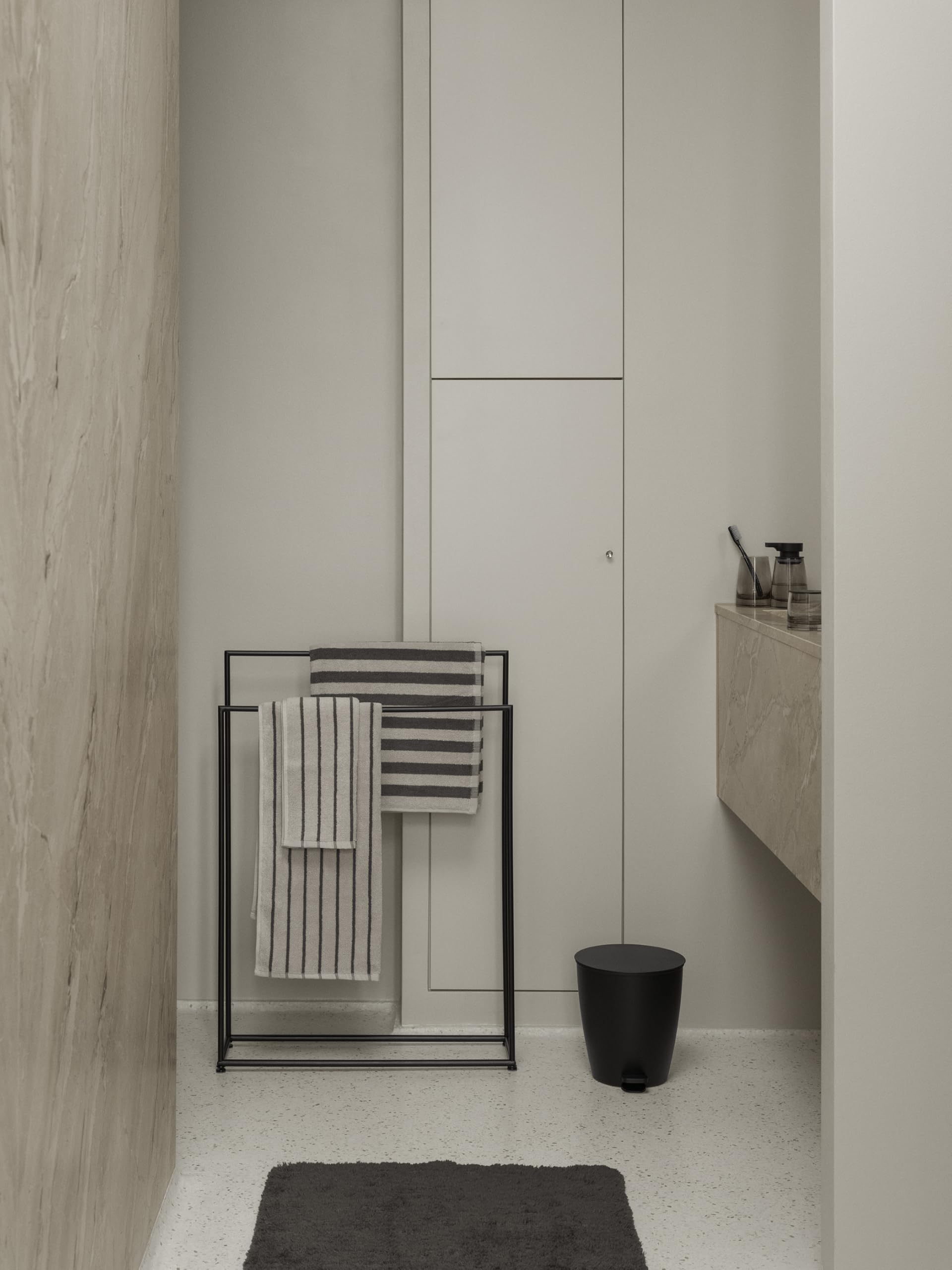 blomus Badematte -TUUFA- | Badteppich & Duschvorleger | 70 x 140 cm | Farbe Satellite