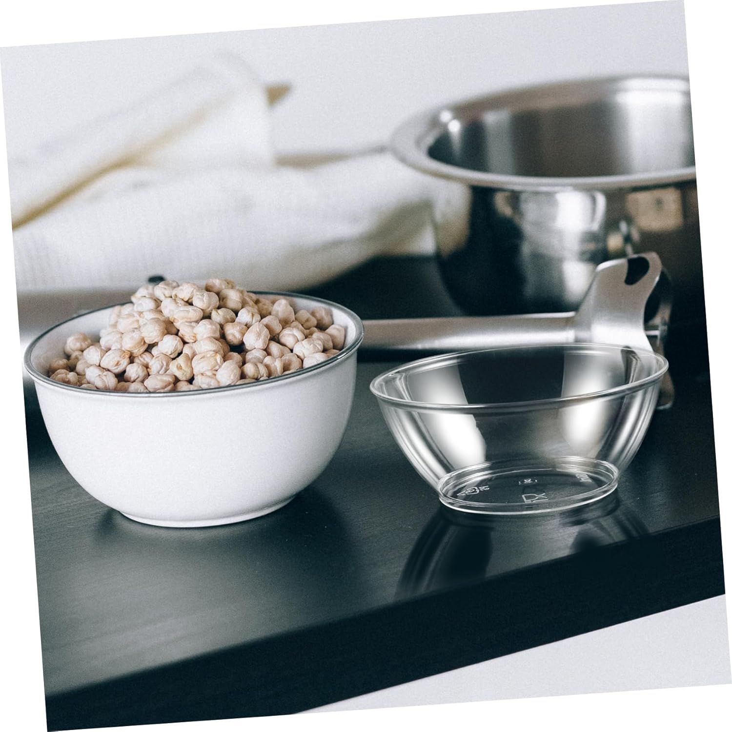 Didiseaon 100pcs Plastic Salad Bowls Lids Disposable Serving Bowls for Rice Soup Party Banquet
