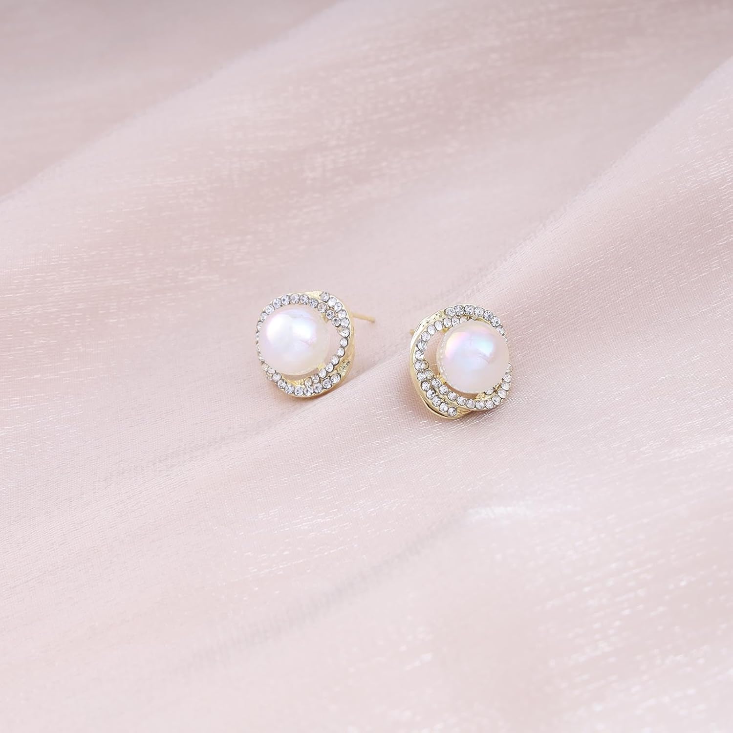 Vintage Crystal Circle Pearl Earrings Gold Halo Pearl Stud Earrings Cz Twisted Hoop Earrings Bridal Pearl Geometric Earrings Jewelry for Women - Image 3