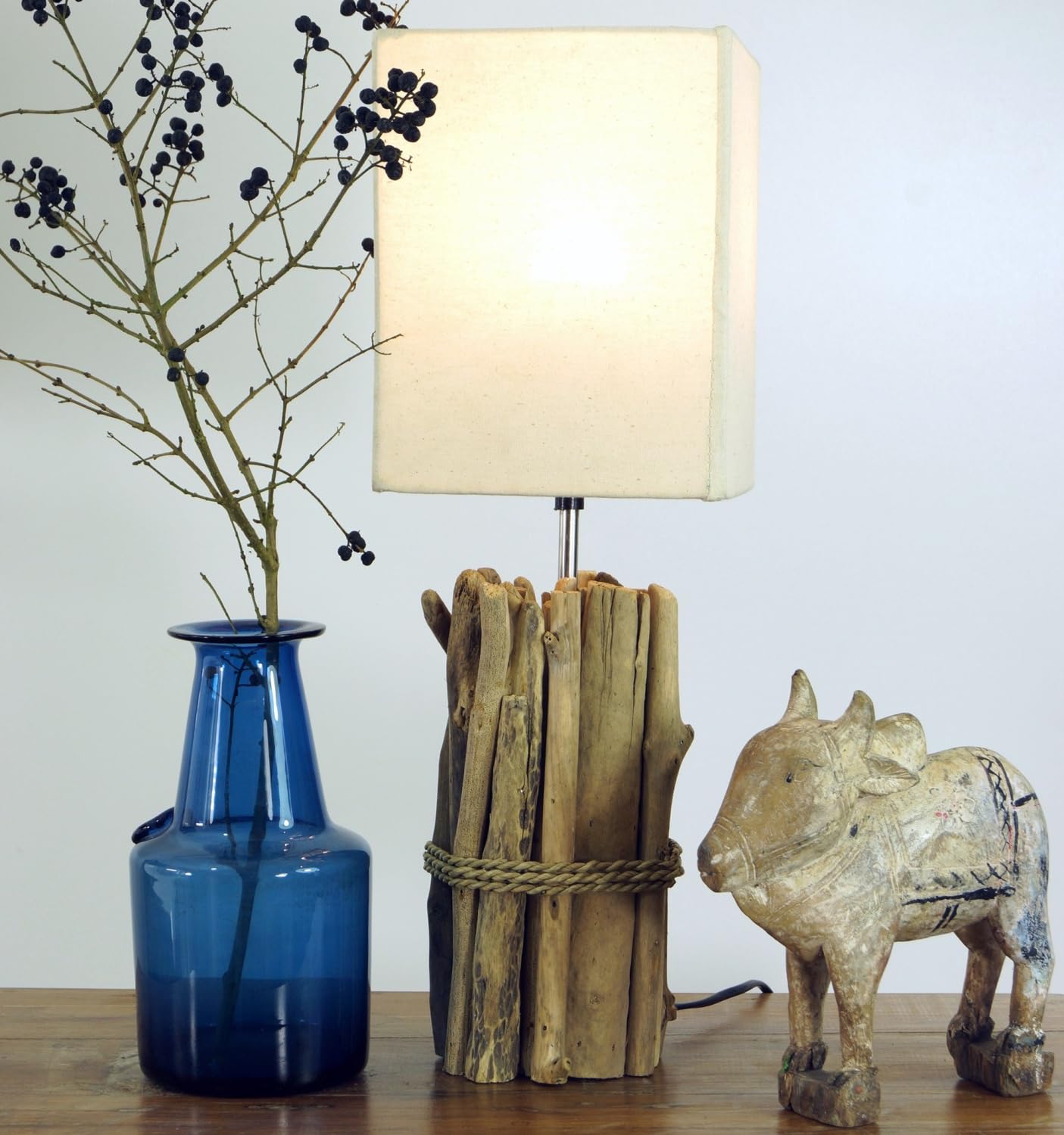 Lampe de Table / Lampe de Table Kuma, Fait à la Main à Bali Matériau Naturel Unique, Bois Flotté, Coton - Modèle Kuma, Boisdedérive, 50x17x17 cm, Natureelights, Lampes de Table en Matériau Naturel