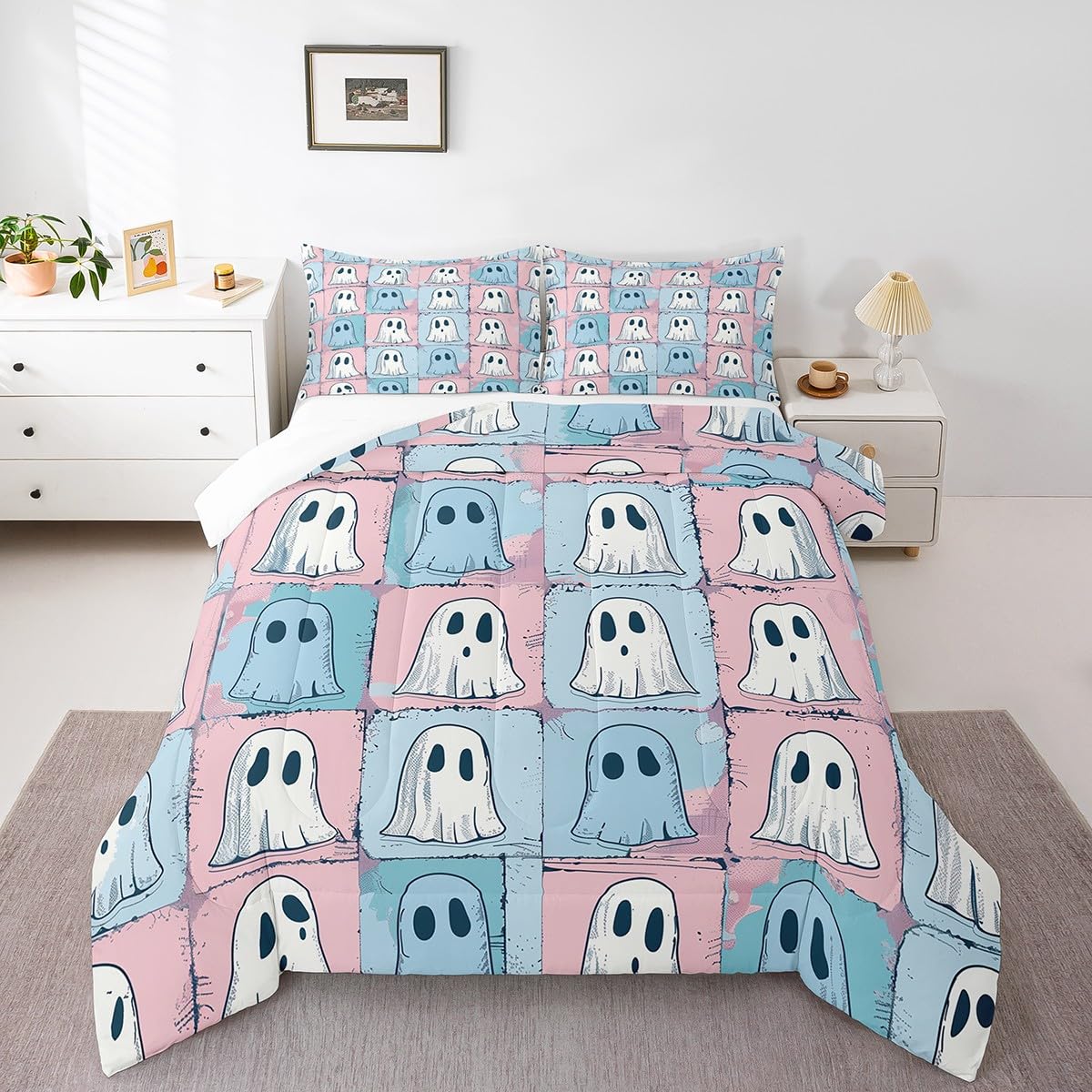 Kawaii Ghost Comforter Set King Size Happy Halloween Theme Bedding Set Toddler Bedroom Decor Pink Blue Plaid All Season Quilt Set Cartoon Ghosts Bedding Comforter Sets,3Pcs