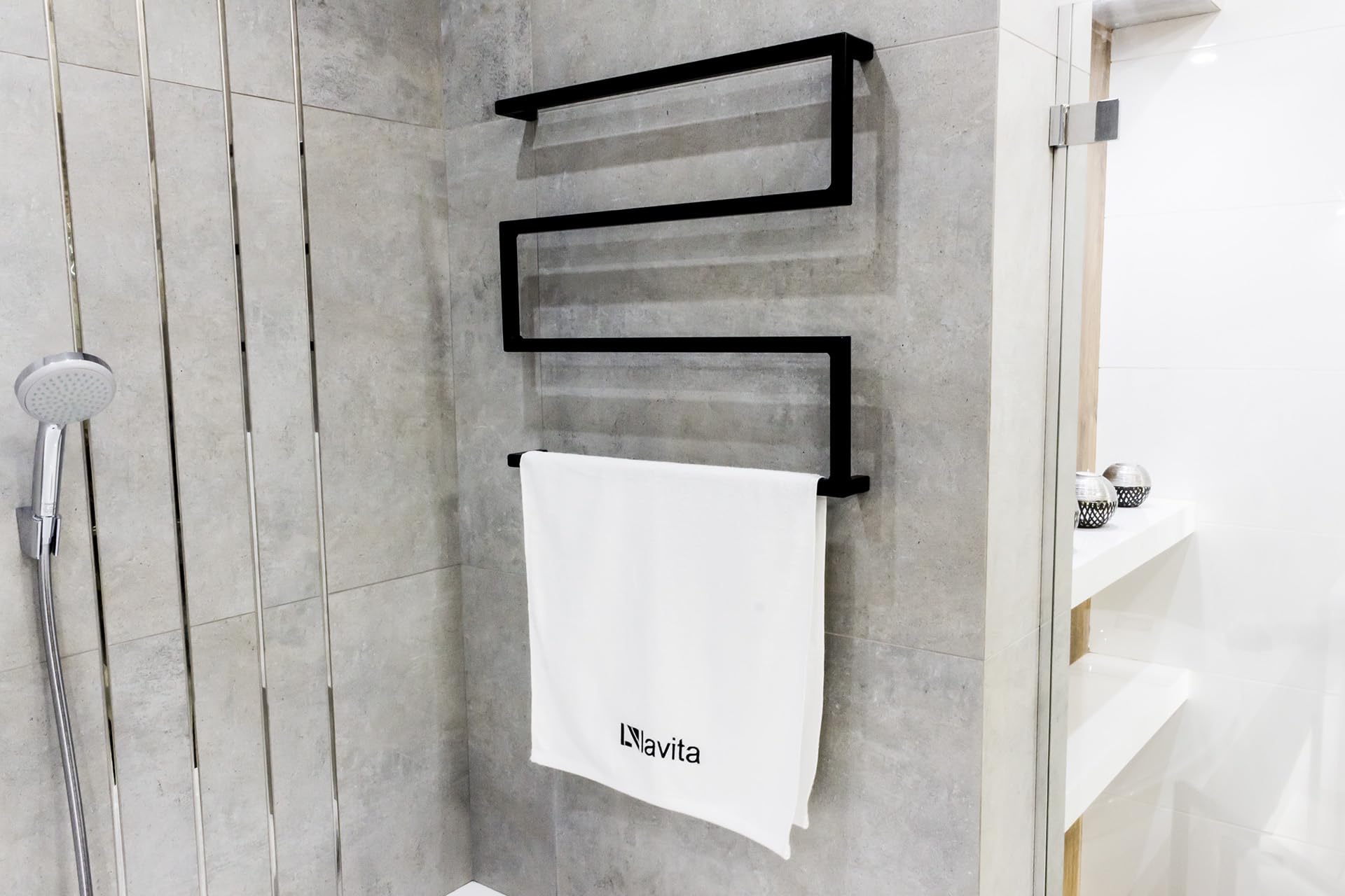 LAVITA TRYNIDAD 600 Toallero | Negro Mate | Diseño sencillo | Acero al carbono con recubrimiento en polvo | Ahorra espacio | Ideal para la decoración de baño pequeño | Muebles de baño | 600 x 70 x 560
