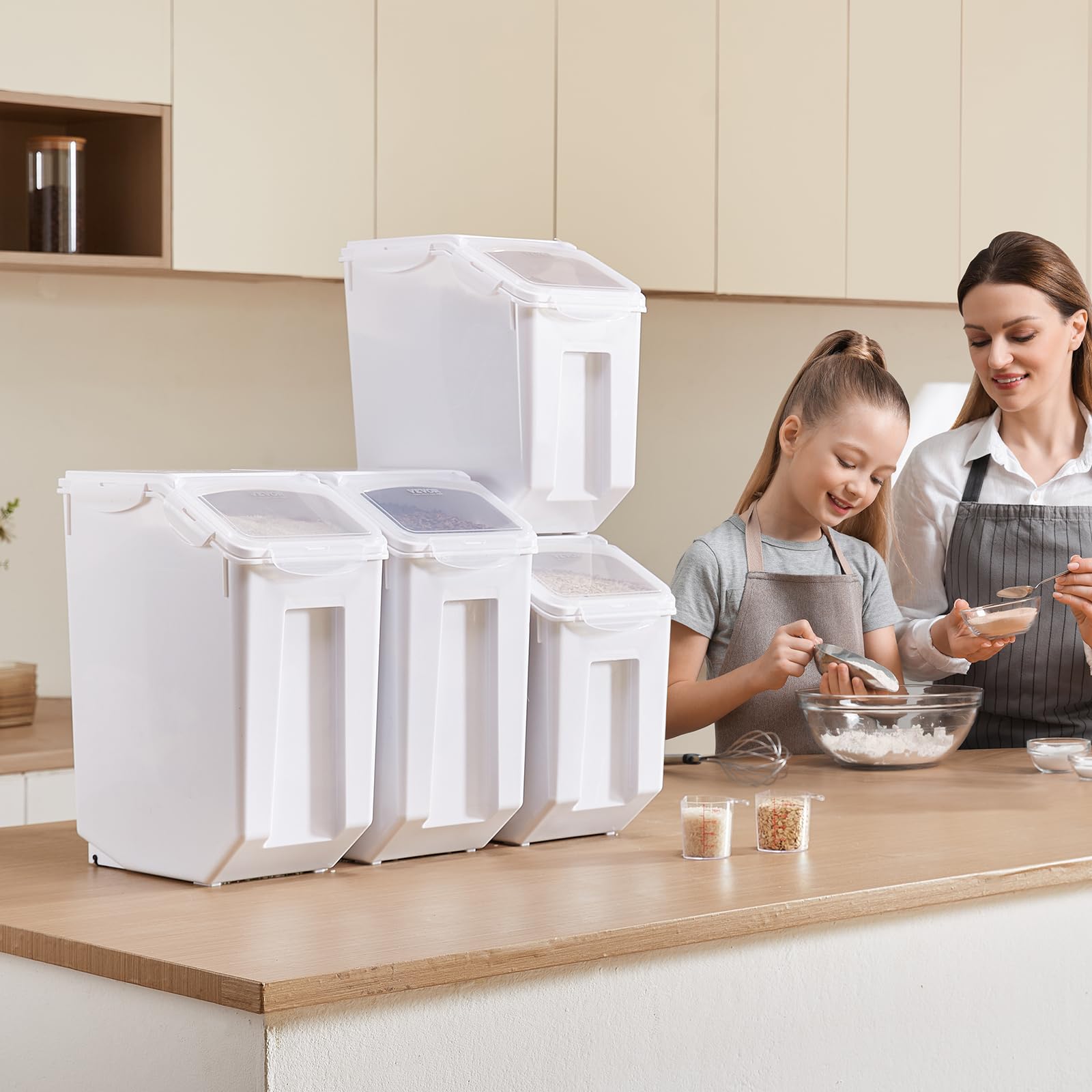VEVOR Contenedor de Almacenamiento de Arroz, 15 L x 2 + 20 L x 2, para Cereales y Granos para Ingredientes de Cocina, para Mascotas con Ruedas, 4 Tazas Medidoras, 365 x 230 x 365 mm ± 10 mm, Blanco