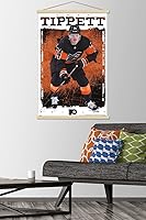 Vista 2 de Trends International NHL Philadelphia Flyers - Póster de pared Owen Tippett 23, 22.37 x 34.00 pulgadas, paquete de impresión premium y colgador