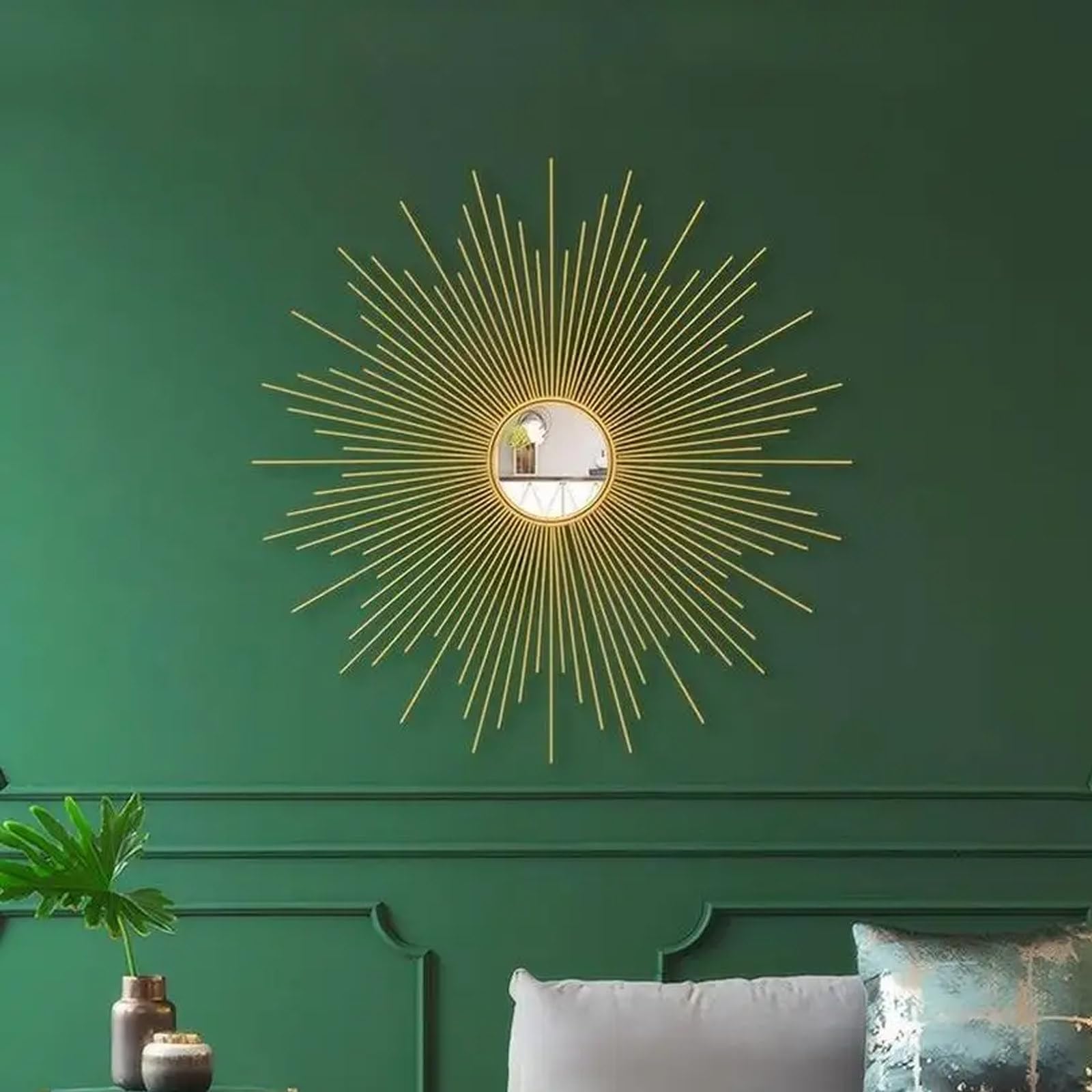 Goldener Dekorativer Spiegel Mit Sonnenstrahlen, 31,5 Zoll Durchmesser, Moderner Spiegel Aus Der Mitte des Jahrhunderts, Dekorative Metallspiegel Mit Sonnenstrahlen Als Wanddekoration