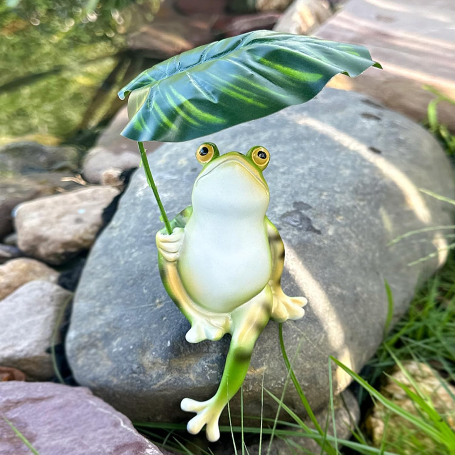 OwMell Frog Statue for Garden, Green Frog Figurine for Outdoor Decor Yard and Garden Decoration Resin Sculpture - Umbrella - Image 3