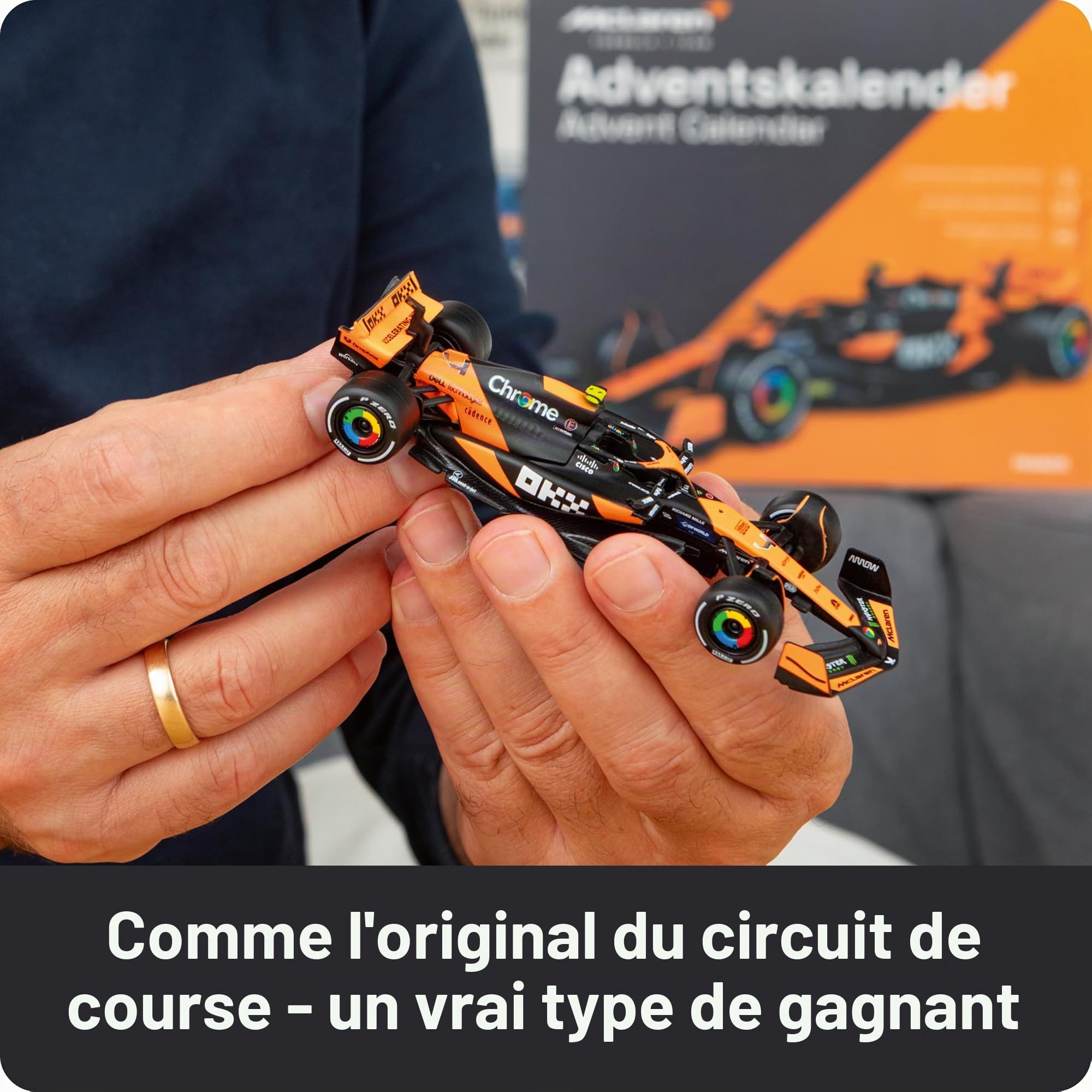 FRANZIS McLaren Racing 67391 Calendrier de l'Avent 2025 avec modélisme à l'échelle 1:43, avec module sonore et livre d'accompagnement de 52 pages