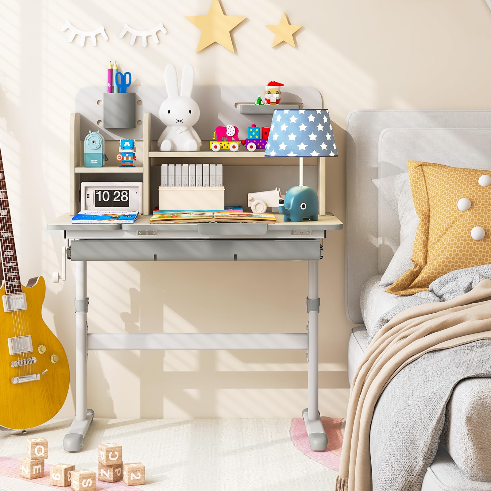 COSTWAY Scrivania per Bambini, Banco Scuola per 3-12 Anni Regolabile in Altezza da 50cm a 73cm con Piano Inclinabile 60°, Scrittoio Cameretta con Scaffale, Cassetto, Portapenne e Righello (Grigio)