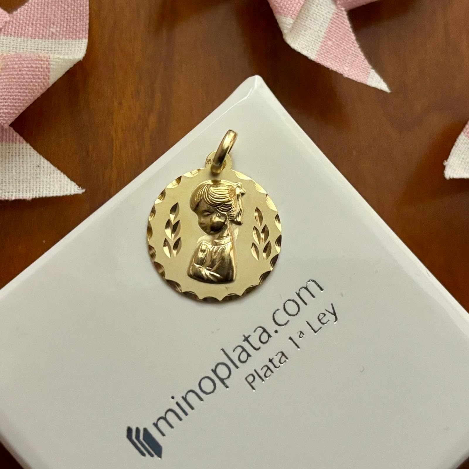 Medalla Virgen Niña Plata ley chapada oro matizada Primera Comunión