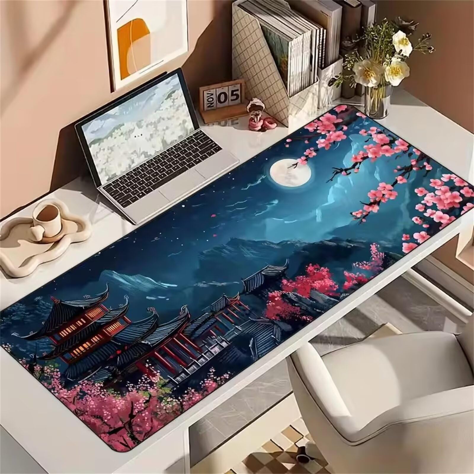 Grand Tapis de Souris de Jeu 900 x 400 x 3mm, Tapis de Souris XXL Paysage Tour Lunaire, Optimisé pour Capteur, Haute Précision et Vitesse avec Bords Cousus pour Bureau et Gaming