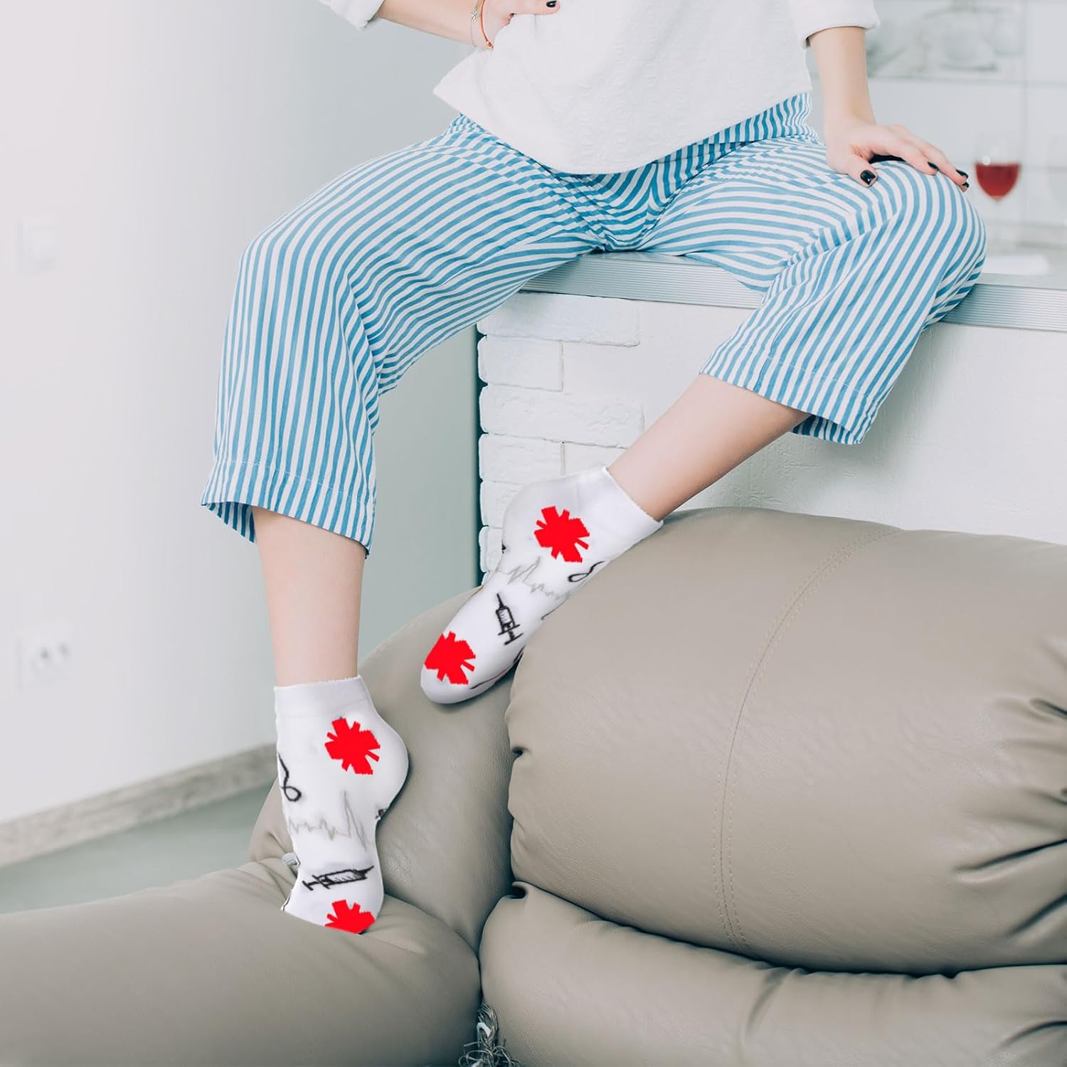 Vicenpal 5 Pairs Women's Novelty Nurse Teeth Socks Nurse Dentist Hygienist Tooth Gift for Christmas Nursing Doctor(Bright Nurse Style) - Image 2