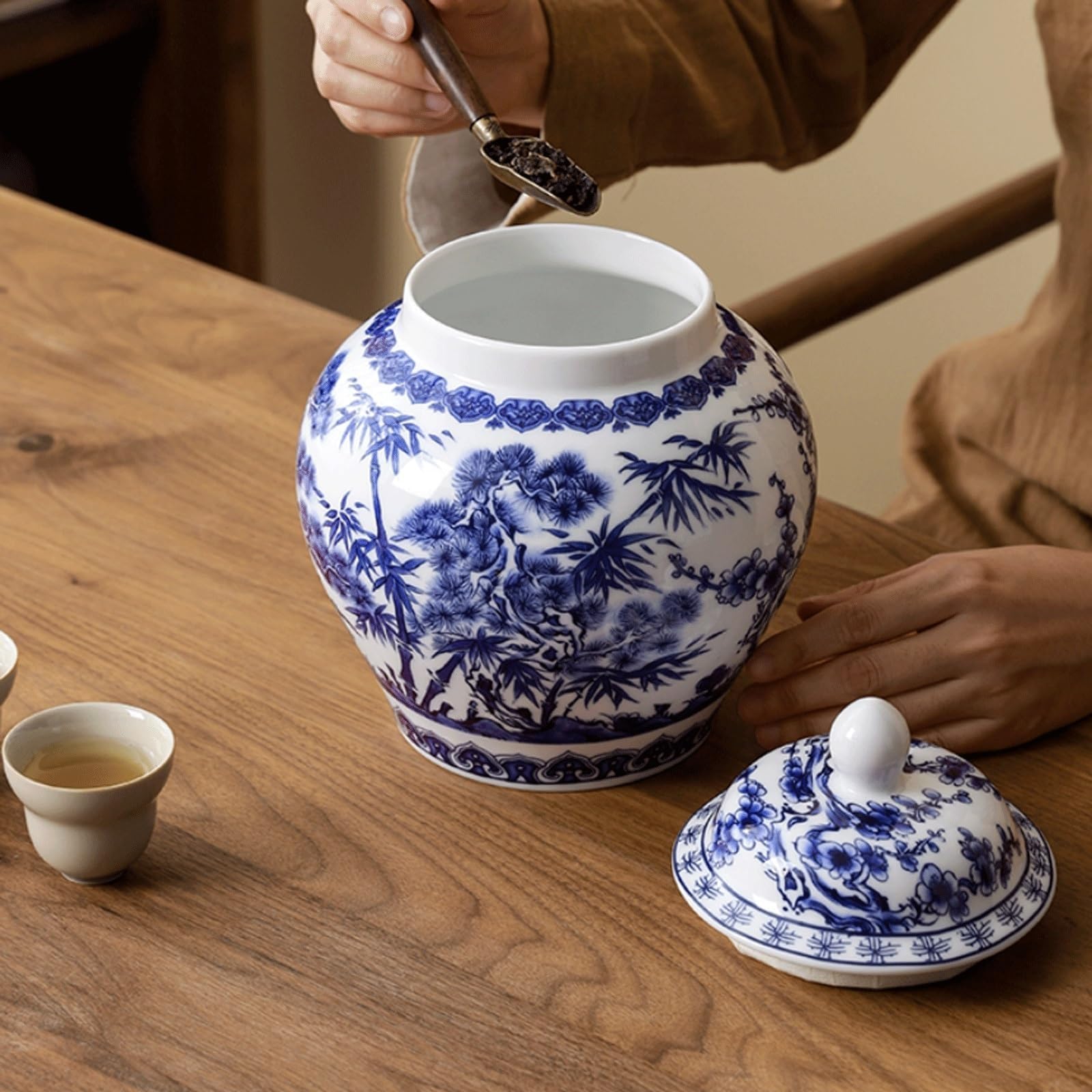EYPKPL Blau-weißes Porzellan-Ingwerglas mit Deckel, traditionelle Chinoiserie-Deko-Vase, Keramik-Kiefernbaum-/Bambusmuster, S/M/L, Schläfenglas(M)