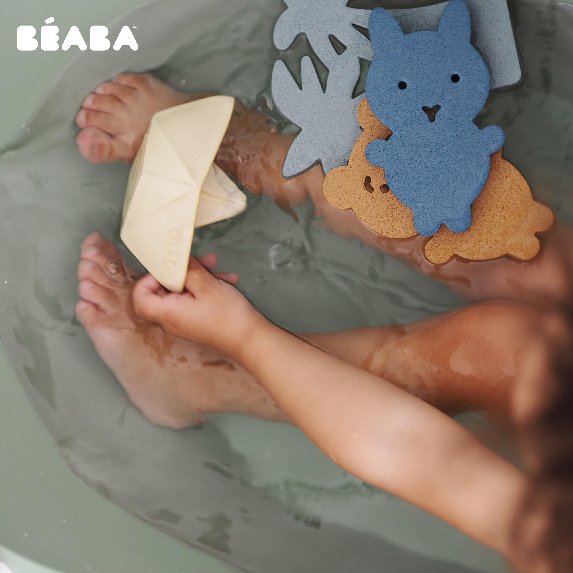 BÉABA, Wanna dla niemowląt, antypoślizgowa i wygodna, wyprodukowana we Francji, miękki i miękki materiał, wielofunkcyjna, ergonomiczna, korek spustowy, kamele'O, szałwiowa zieleń
