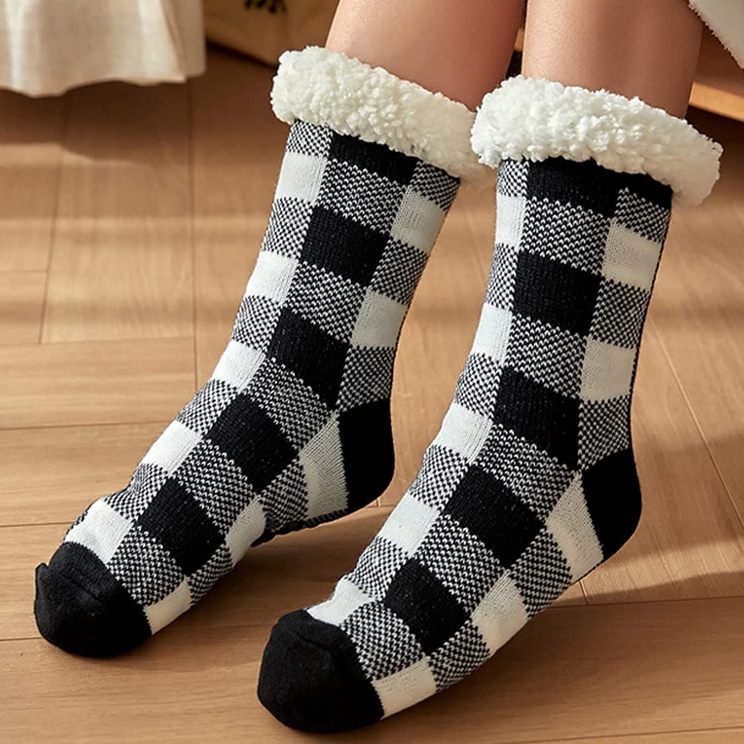 Skarpetka 2 Pary Ciepłych, Miękkich, Puszystych Skarpet Z Podłogą W Kratę, Grubych Ciepłych Pluszowych Skarpet Do Spania Długie Skarpety (Color : Black/White, Size : One Size)