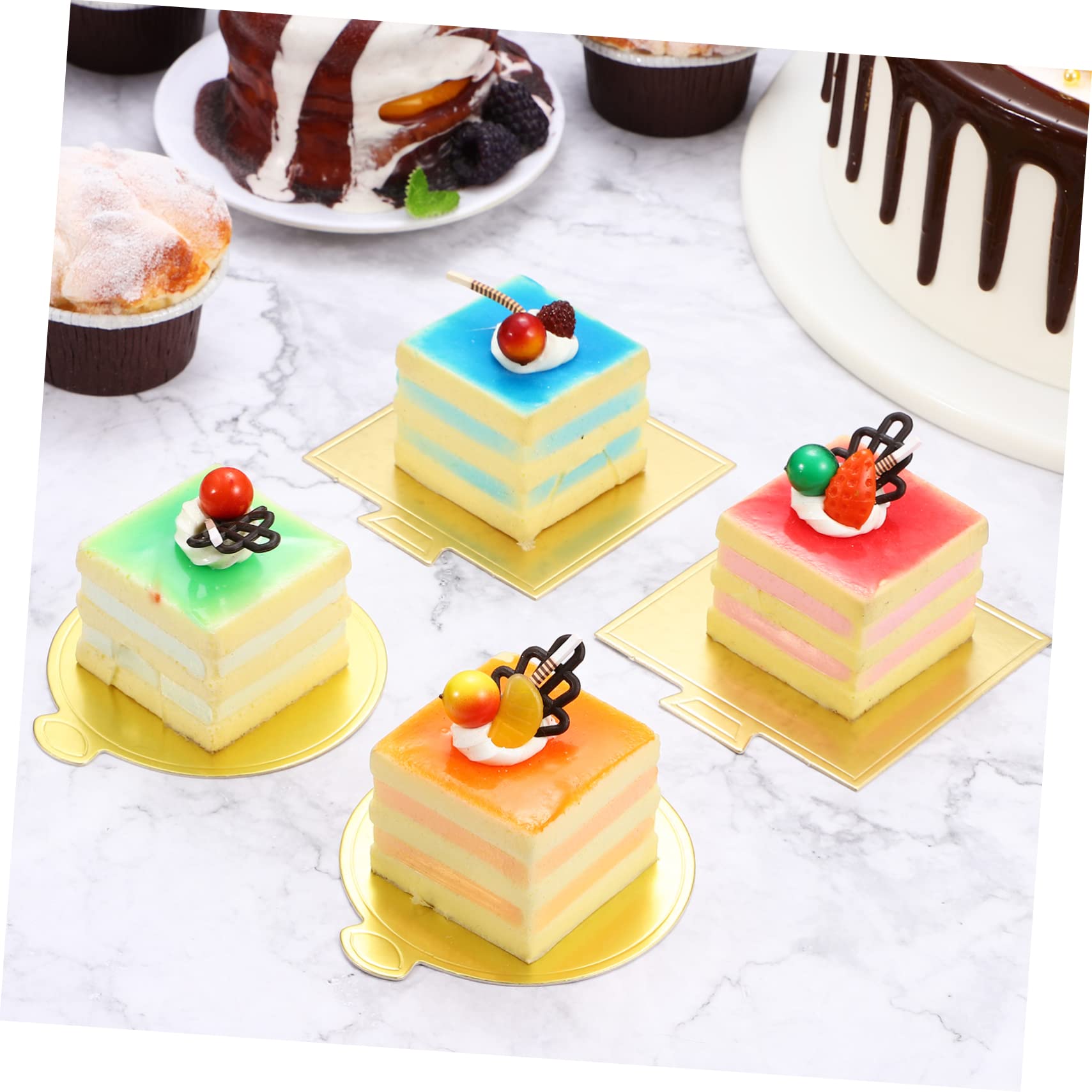 TOPBATHY 200 Pcs Bases de Gâteaux Rondes et Carrées en Papier Doré pour Présentation de Desserts et Mousse Élégante