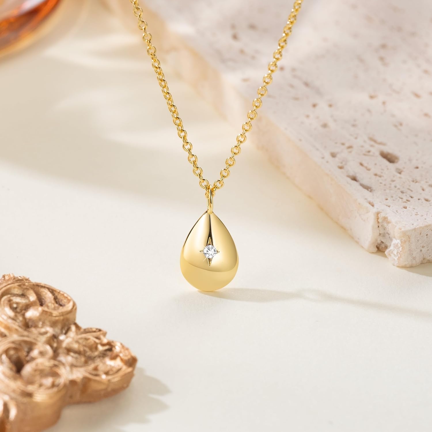 FENIMI Gold Necklace Pendant 14K Gold Necklace for Women Tear Pendant Necklace Effortless Charm and Refined Beauty Charm Drop Pendants Necklaces for Women Trendy 17.5in