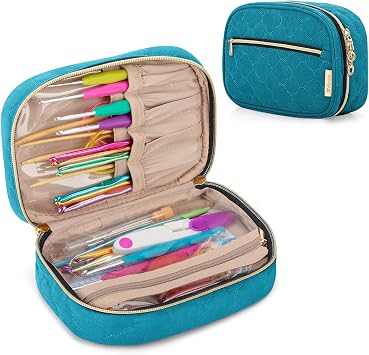 Yarwo Crochet Hook Case, Travel Organiser Bag for Crochet Hooks, Aluminum Crochet Hooks, and Crochet Supplies, Teal | 4 slots, transparent zipper pocket, peach skin fabric, gold zipper, TPU stain-resistant lining, holds brushes up to 18.5cm