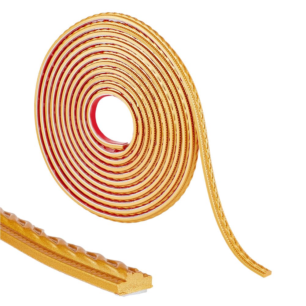 Moulure murale en PVC flexible dore au fini brillant pour une decoration de plafond pure