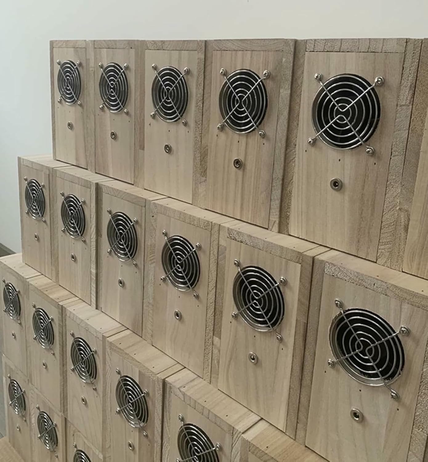 Wooden Small Chaff Separator, Efficient Bird Feed Blown Shell Splitter with Adjustable Speed Fan, Enlarged Feeding Port, for Millet, Miscellaneous Grains