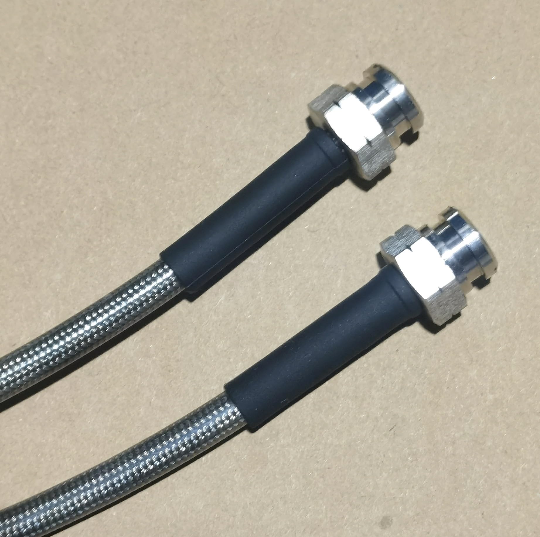 Przewody hamulcowe 1 para metryczne M10x1 Conc obrotowe żeńskie + 10mm Banjo AN3 ze stali nierdzewnej w oplocie przedni wąż hamulcowy przewód rurowy do samochodów wyścigowych ATV UTV(550MM)