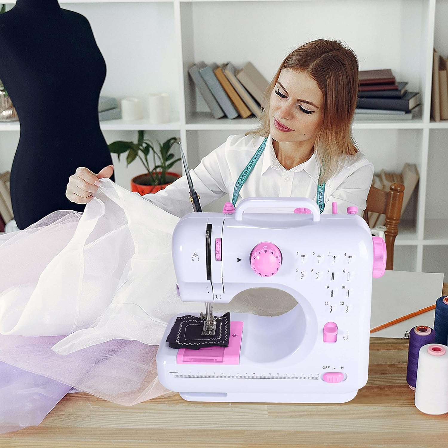 Máquina de Coser, 12 Puntadas Maquina de Coser Niña, Automático Pespunte Doble Hilo Portátil Maquina de Coser Manual para el Hogar con Dos Velocidades y Luz LED, para Adultos Niños (Rosa)
