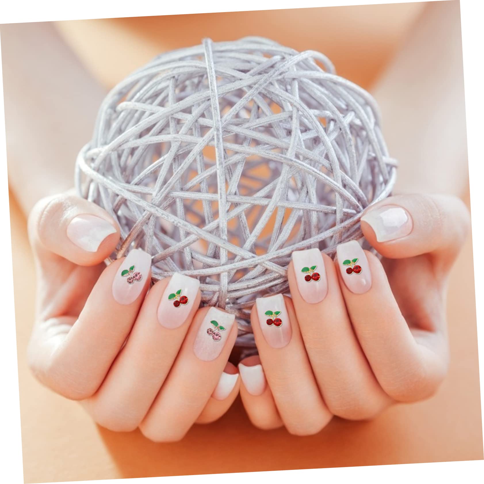 FRCOLOR 2 Set Di Ciondoli Per Unghie Alla Moda Con Ciliegie E Strass Per Nail Art Da Donna 60 Pezzi*2