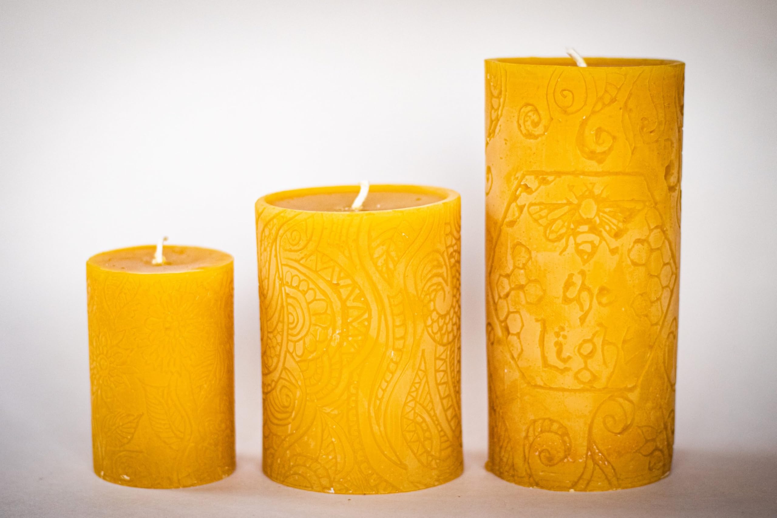 BeeTheLight - Vela de cera de abeja 100 % pura, elige tu tamaño y color, 72 horas de tiempo de combustión, grande, 2.6 x 5.6 pulgadas (se adapta a soportes de 3 x 6 pulgadas), sin perfume, aroma a