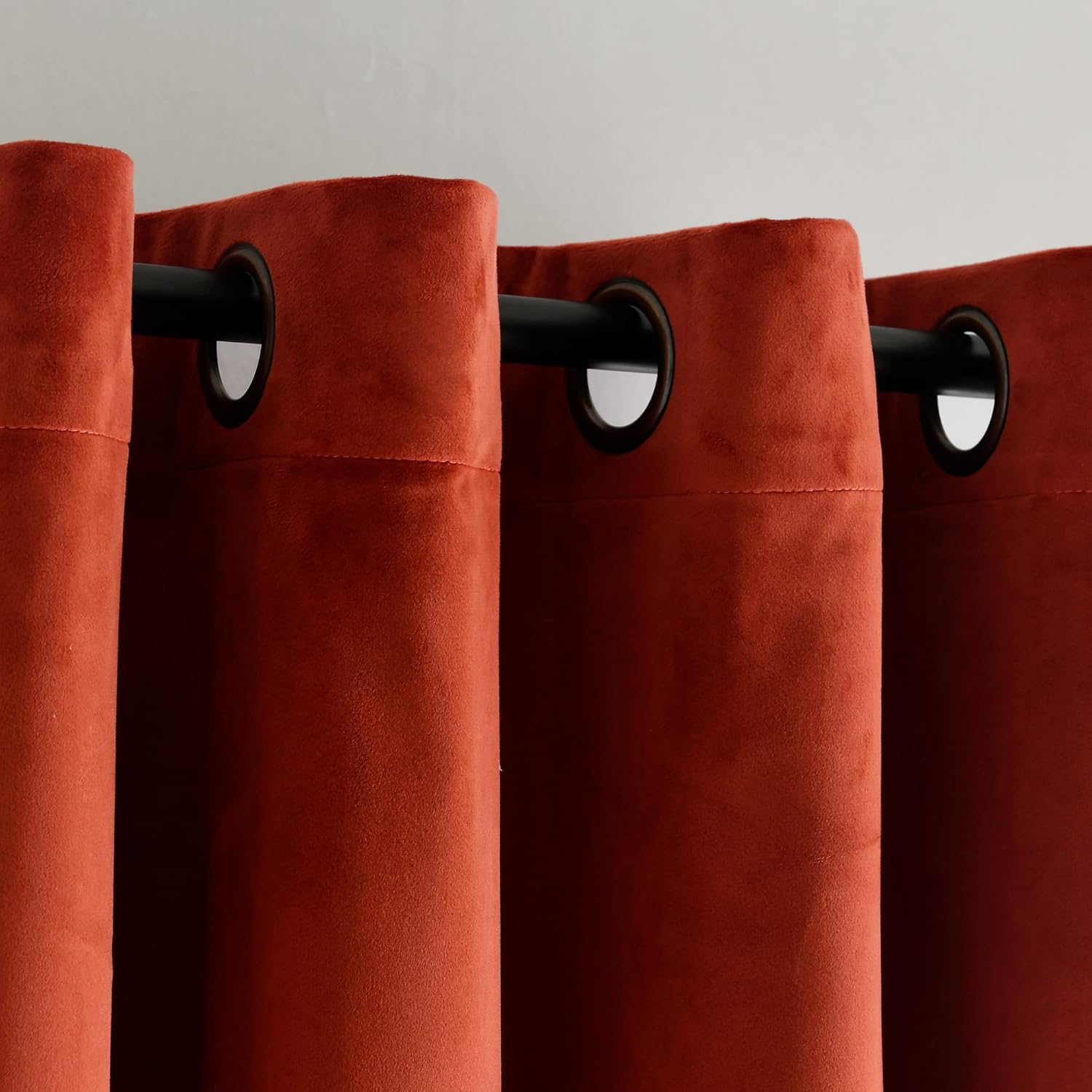 Lush Decor Prima Velvet Solid 100% Lined Blackout Grommet Window Curtain Panel (Single Panel), 84" L x 52" W, Rust