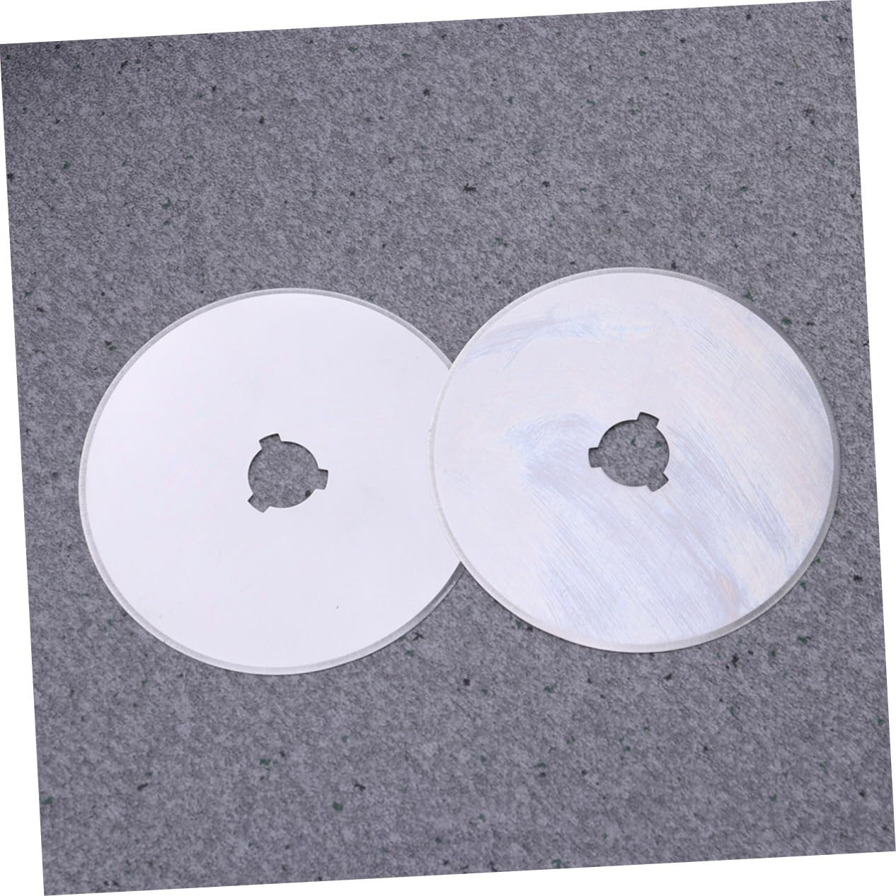 Operitacx 15piezas Cuchillas Circulares De Repuesto Para Cortadores Rotatorios Para Cortar Tela Papel y Cuero Con Estuche De Almacenamiento Plateado