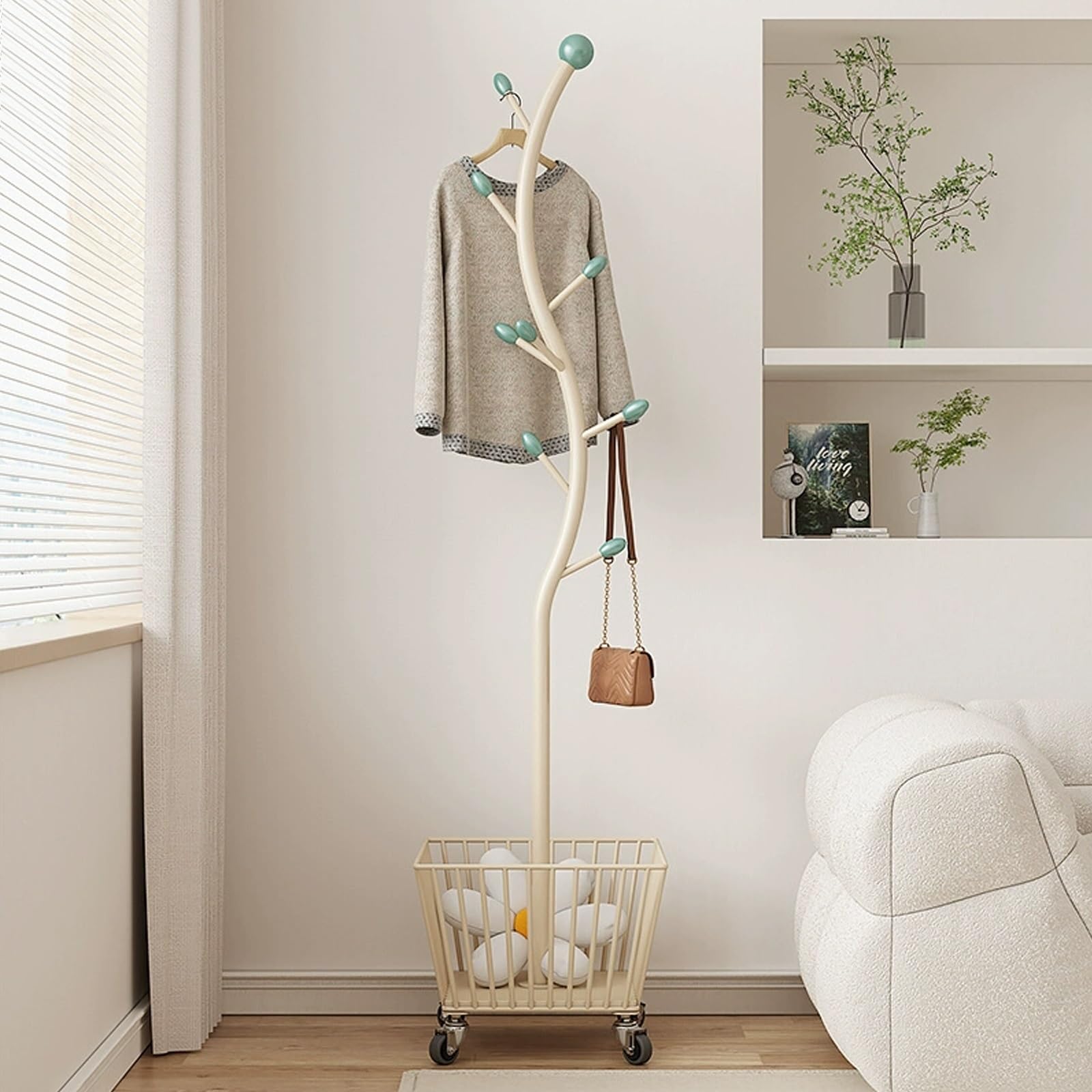 Porte-vêtements moderne à roulettes pour une entrée ou chambre parfaitement ordonnée