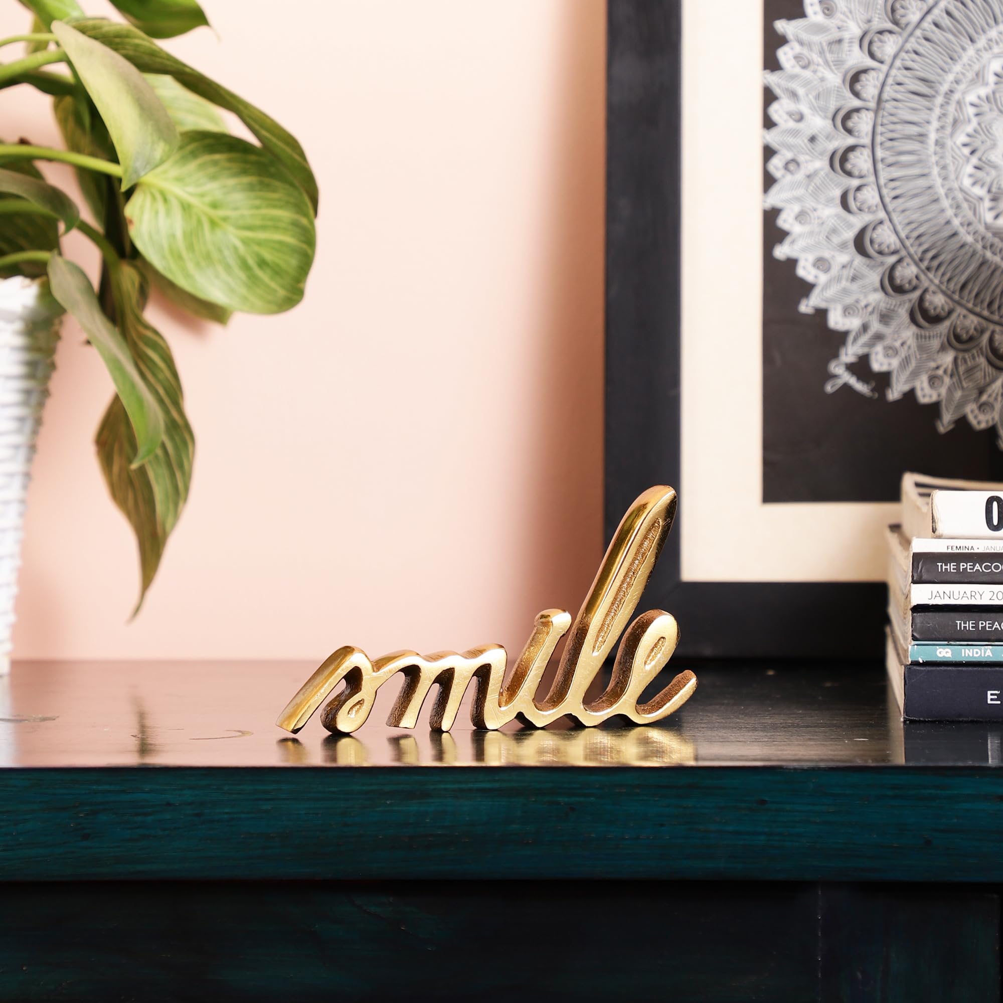 PURESTORY Smile Sign Decor | Decorative Items For Home Living Room | Metal Word Sign | Gift Items For Home Decoration | Decoration For Room, Library | Tabletop For Gallery & Office - Gold