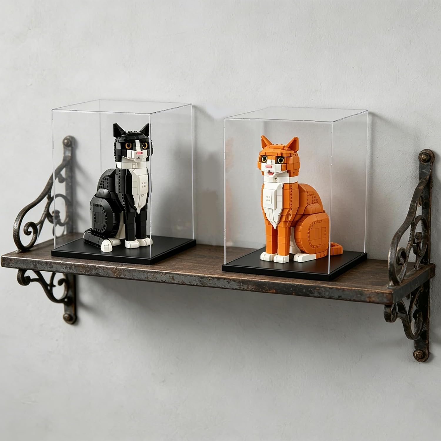 Vitrina Expositora Acrílica 3MM Transparente para Lego 21349 Gato Bicolor Naranja 21376 43020 11373 75398 10323 21347 43230 76463 76467 10358 77072 con Led, Interior Negro 25x25x40cm