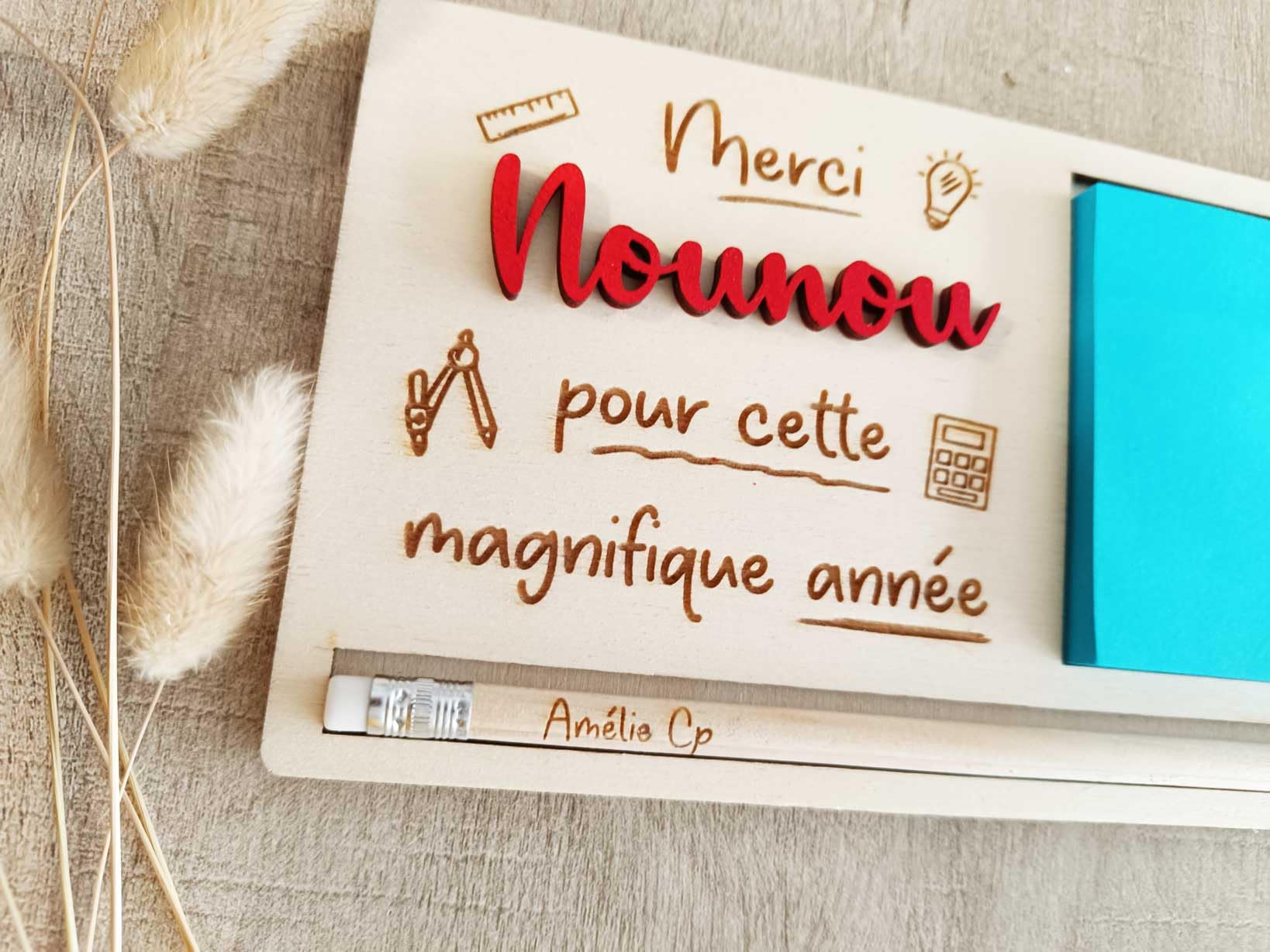 Support à bloc repositionnables en bois gravé Maîtresse ATSEM Maître Nounou cadeau personnalisé
