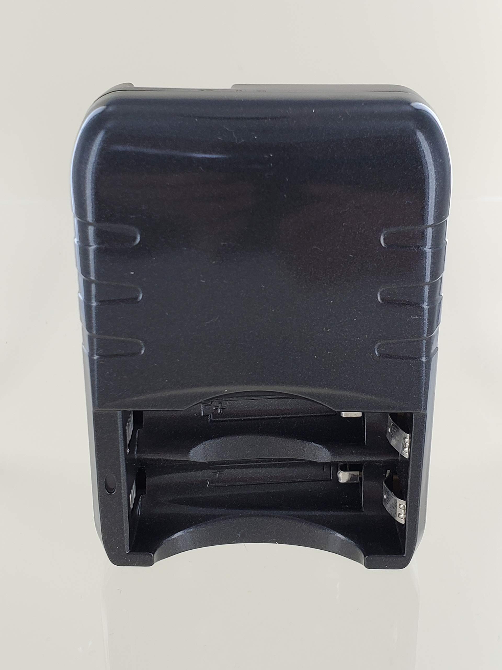 Empi EMPI AA Battery Charger with 4 EMPI AA NiMH Rechargeable Batteries