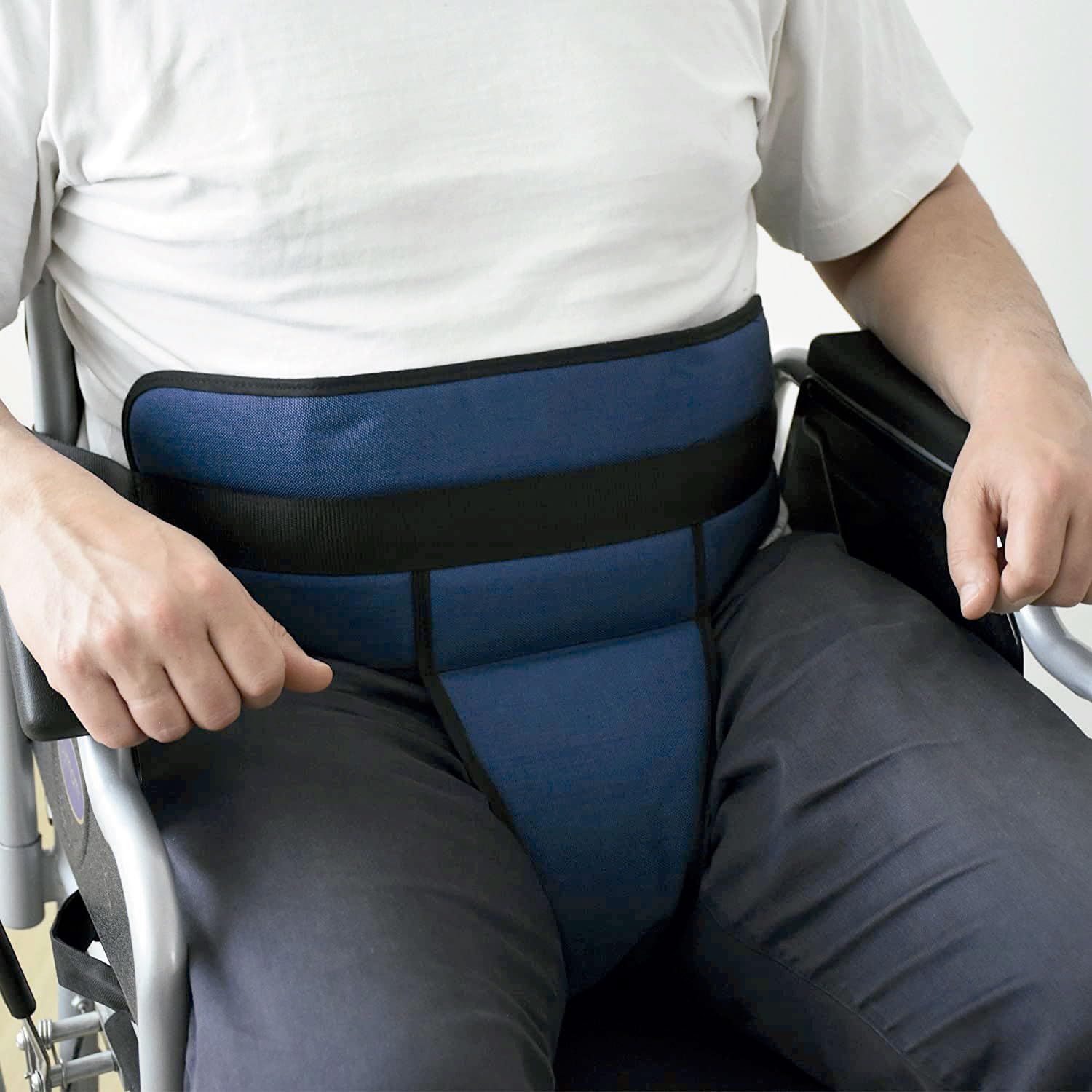 Ceinture Pelvienne Réglable et Rembourrée pour Fauteuil Roulant | Harnais périnéal, taille unique, aide à améliorer le maintien et la stabilité de l’utilisateur
