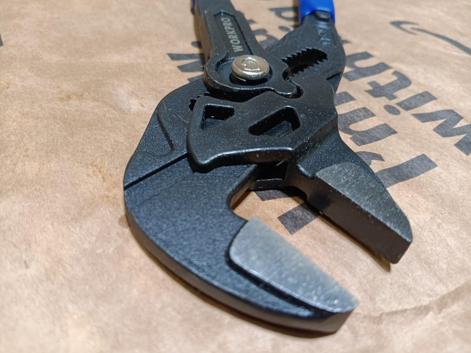 WORKPRO Pliers Wrench Set, 7 & 10-Inch CR-V Construction Wrench Pliers, Adjustable Parallel Smooth Jaw Pliers, Black Finish, Groove Lock Mechanism photo review