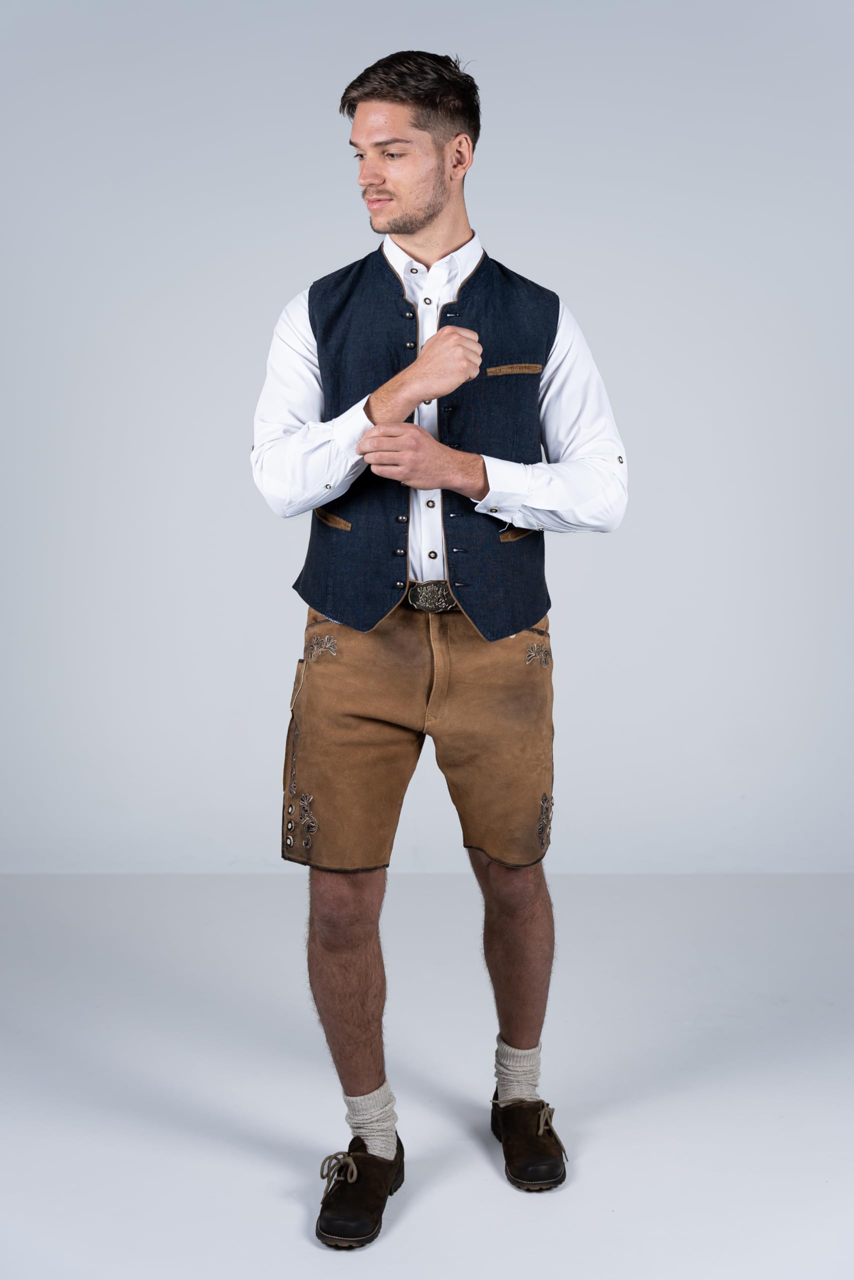Bayerische Traditionelle Krachlederne Kurze Lederhose Linus aus weichem Ziegenleder inkl. Gürtel Gr. 46-64