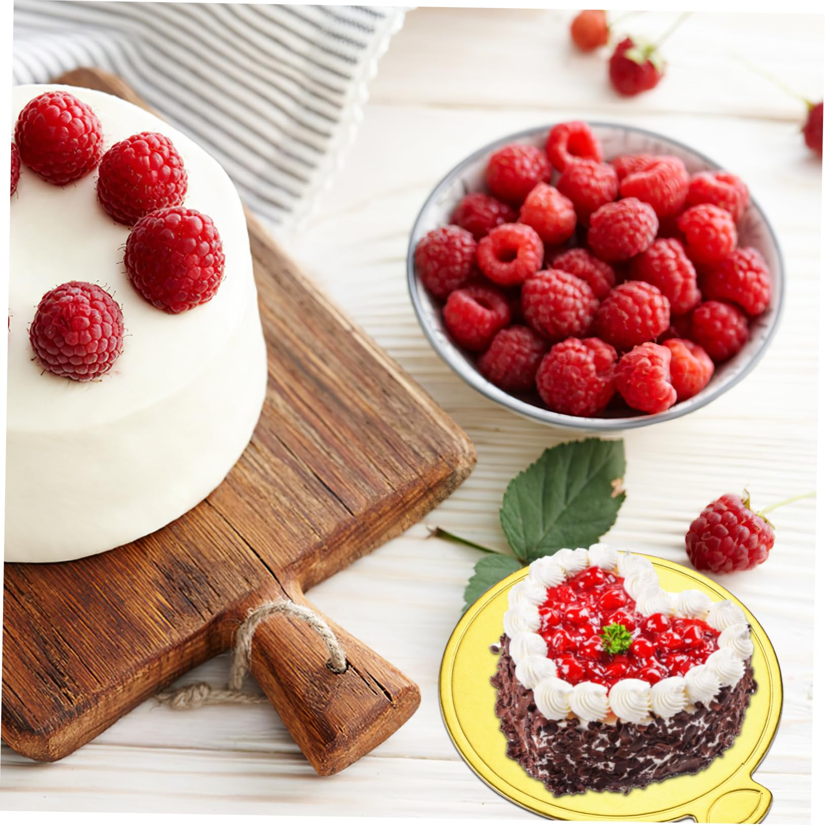 TOPBATHY 200 Pcs Bases de Gâteaux Rondes et Carrées en Papier Doré pour Présentation de Desserts et Mousse Élégante