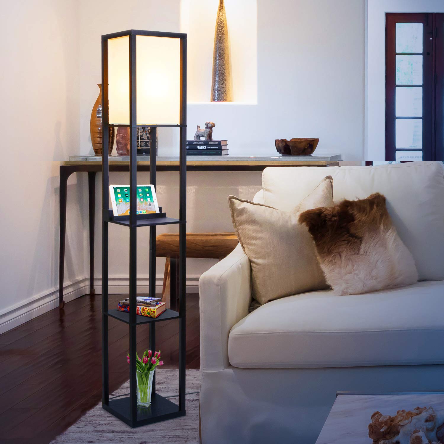 Brightech Maxwell Shelf lampa stojąca z bezprzewodową stacją ładującą, złączem USB i gniazdkiem, do biura i salonu, nowoczesna, wąska lampka nocna i wieżowa, czarna